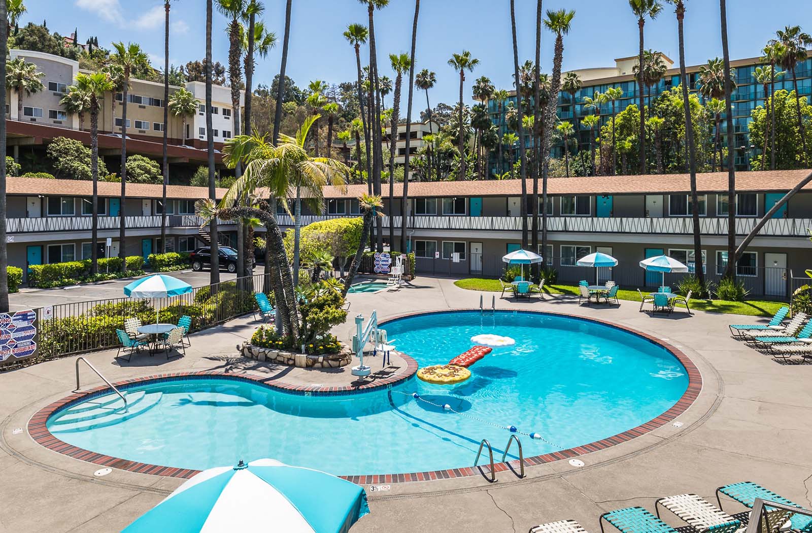 San Diego Hotel with Pool